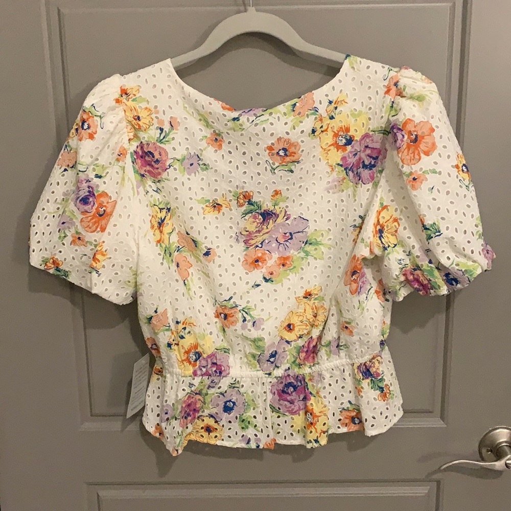 Floral Top - Picture 2 of 3